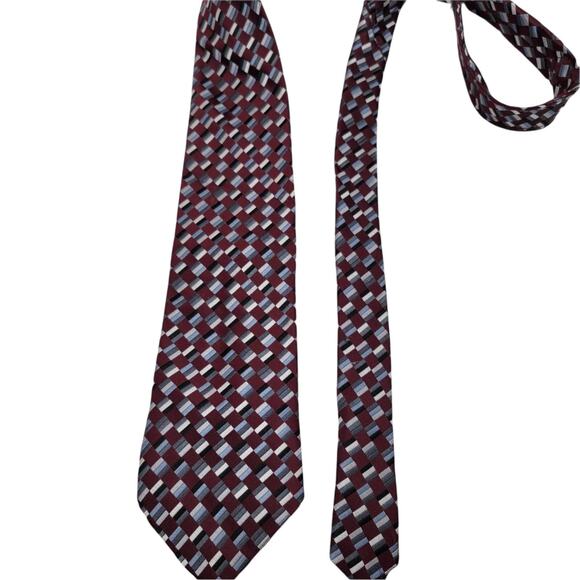 Pronto Uomo Red All Silk Geometric Printed Tie Length  57" - Picture 4 of 4